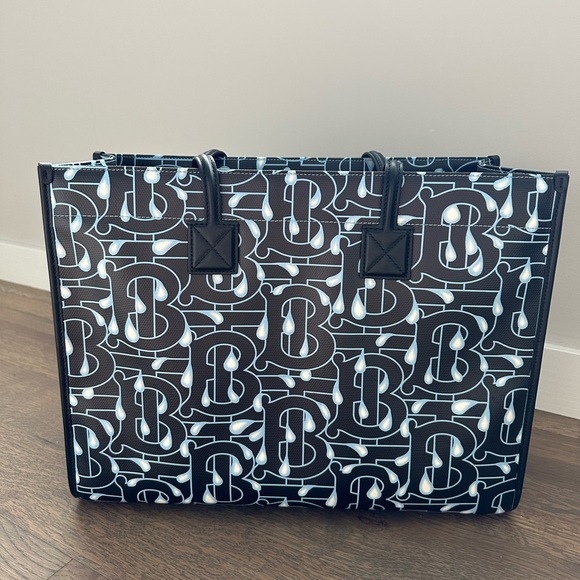 Burberry Rain Capsule Monogram Print Tote - Picture 5 of 17